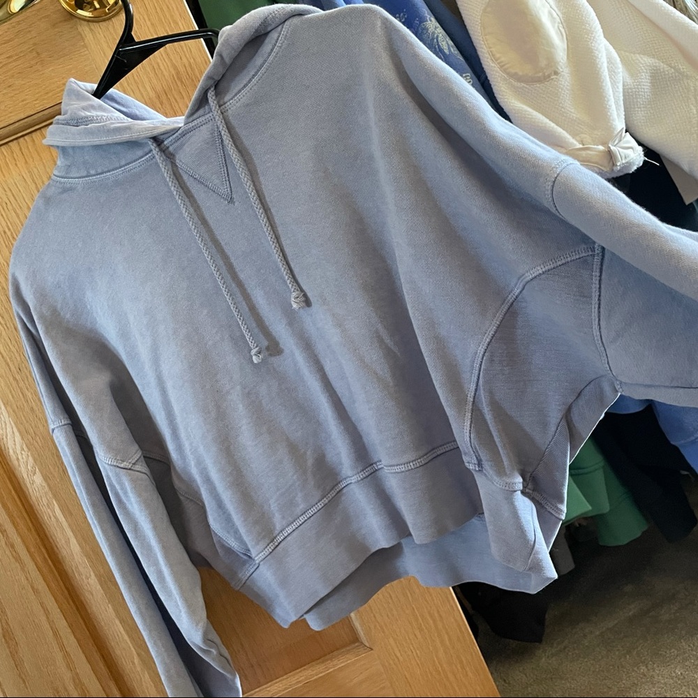 COPY - Never worn Urban Outfitters cropped sweatshirt